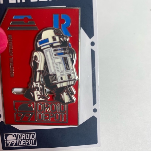 NWT. Disney Star Wars R2-D2 pin. Slider pin where R2D2 slides back and forth. - Picture 3 of 6